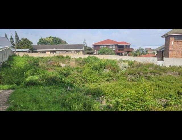 LAND FOR SALE IN DANA BAY
